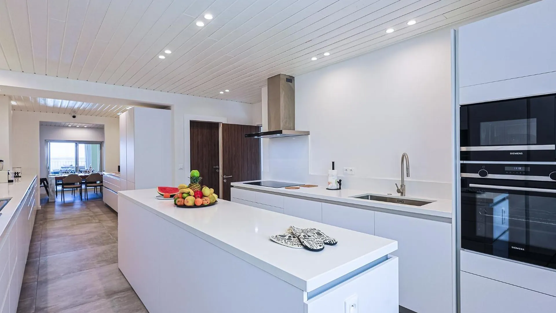 Mogador Beach House, Luxury And Uniqueness In Grand Case. Villa