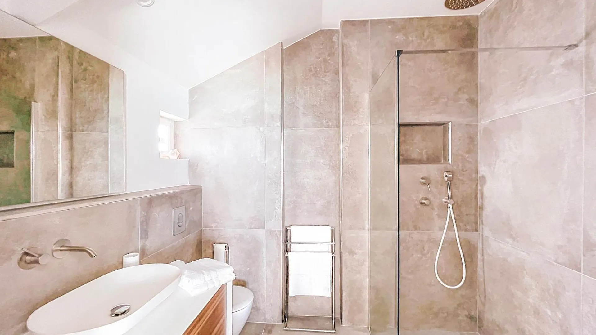 Villa Mogador Beach House, Luxury And Uniqueness In Grand Case.
