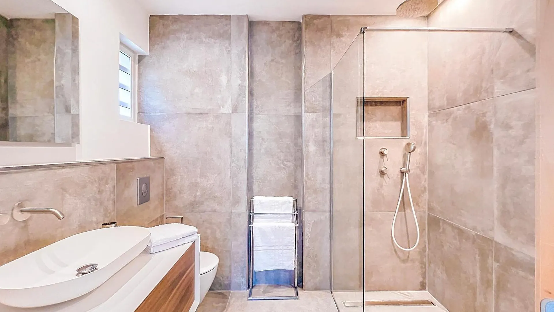 Mogador Beach House, Luxury And Uniqueness In Grand Case. Villa